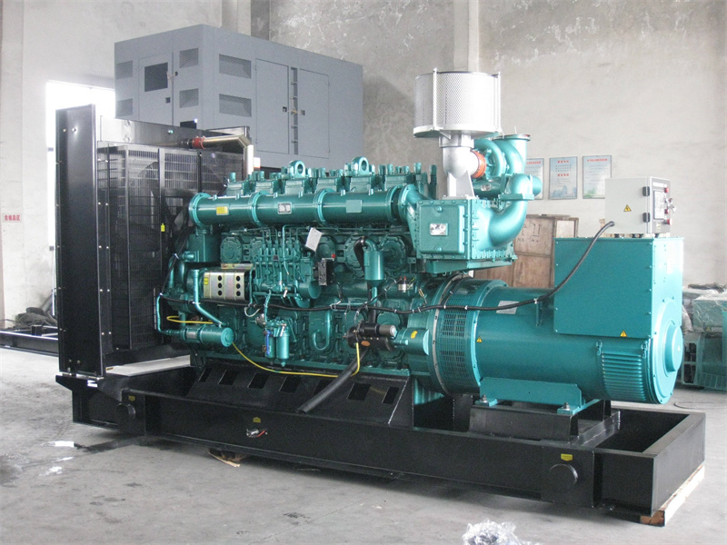 颍州200KW 柴油发电机的油耗是多少?